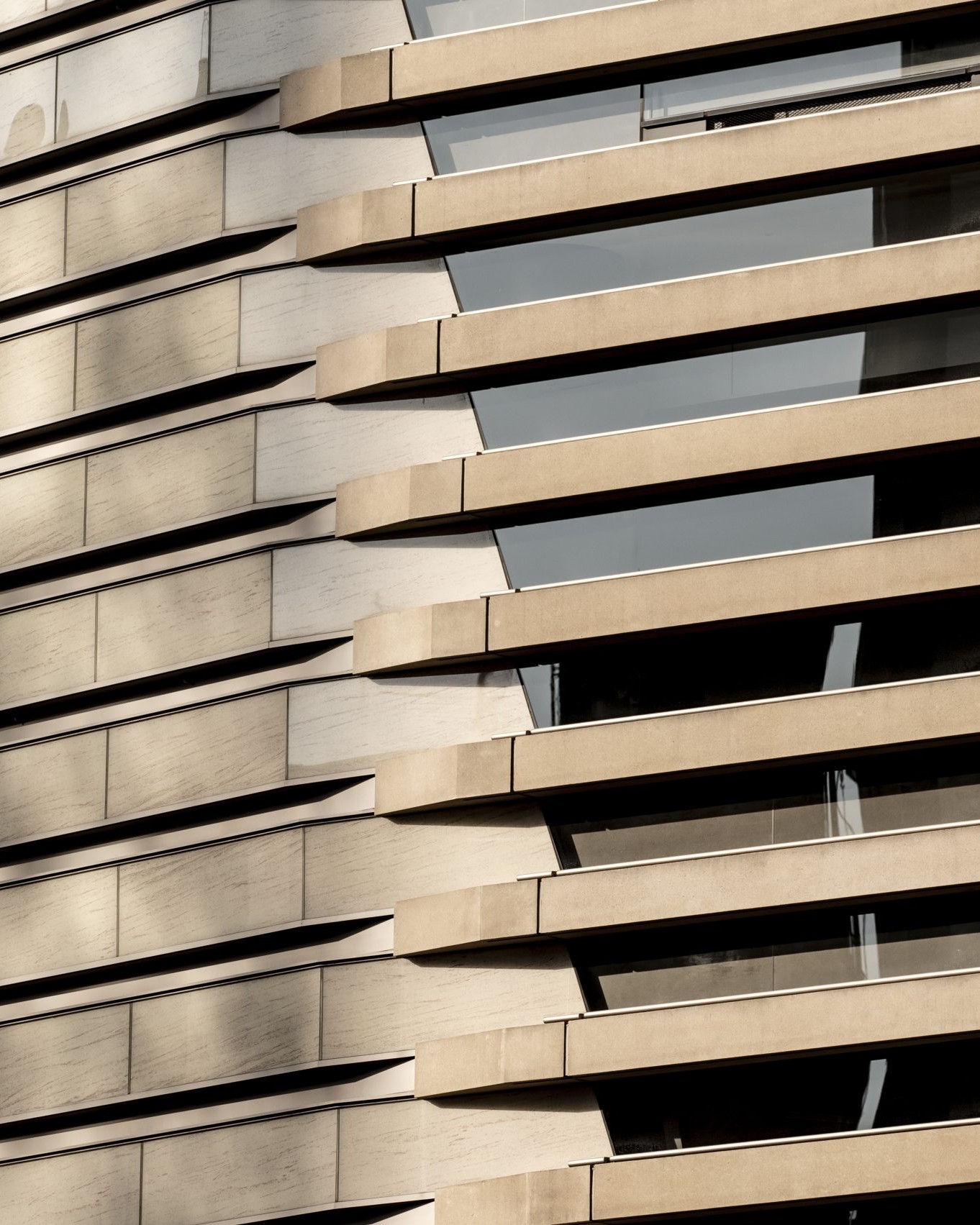 Facciata architettonica in metallo e vetro realizzata da VS Line Lugano